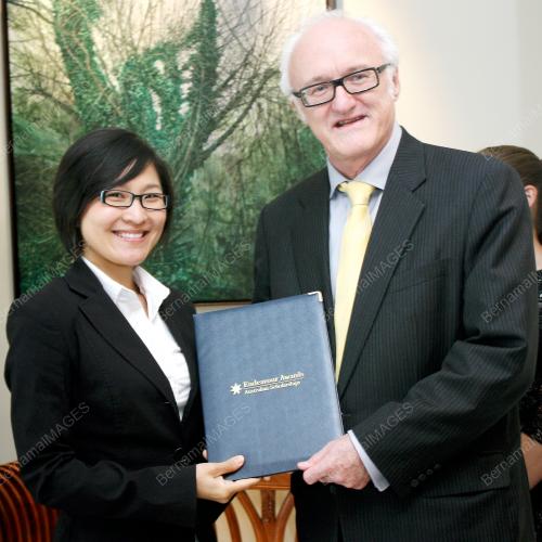 KL01_07012011_SCHOLARSHIP_7F6