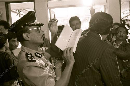KL01_070490_LANCAR_BUKU