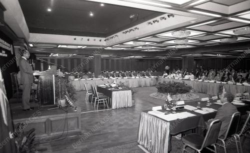TENGKU RAZALEIGH HAMZAH