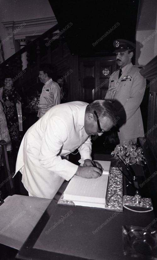 PRESIDEN PAKISTAN MUHAMMAD ZIA-UL-HAQ