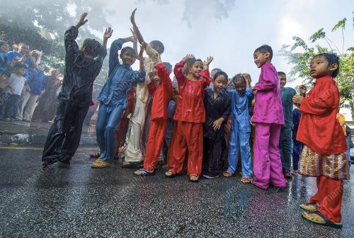 KL01_07122014_KHATAN