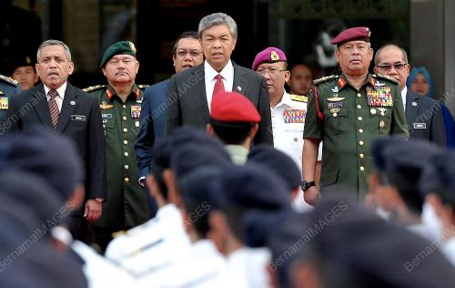 KL01_08012013_MINDEF