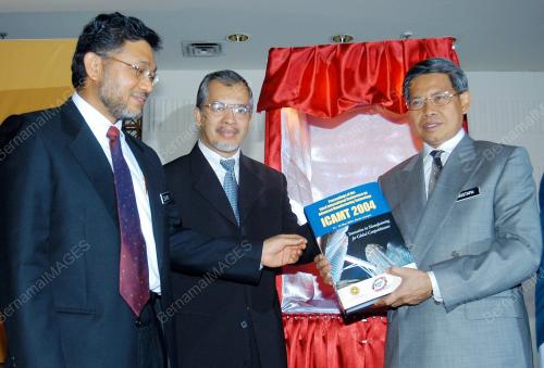 MUSTAPA MUHAMED