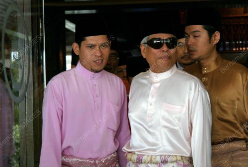 SULTAN SHARAFUDDIN IDRIS SHAH