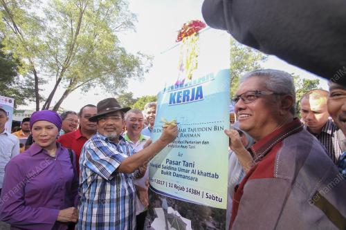 KL01_08042017_PASAR_TANI