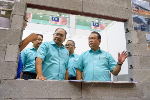 DATUK SERI ALEXANDER NANTA LINGGI