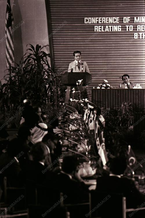 DATUK SERI DR. MAHATHIR BIN MOHAMAD