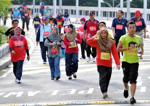 KL01_08122013_LARIAN