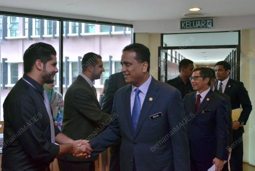KL01_08122015_REEZAL_MERICAN