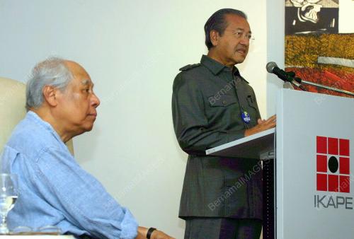 TUN DR MAHATIR MOHAMAD