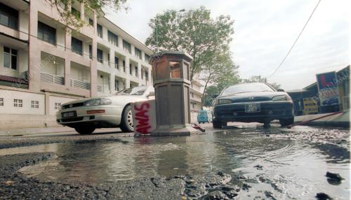 BURST PIPE NEAR KERAMAT WET MARKET