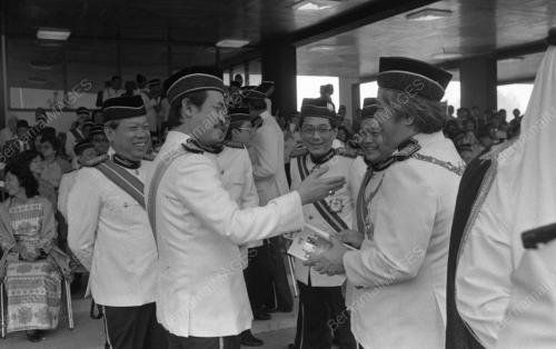 KL01_09032015_AGONG_RASMI001