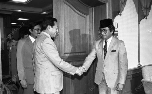 KL01_09032015_KUNJUNGAN