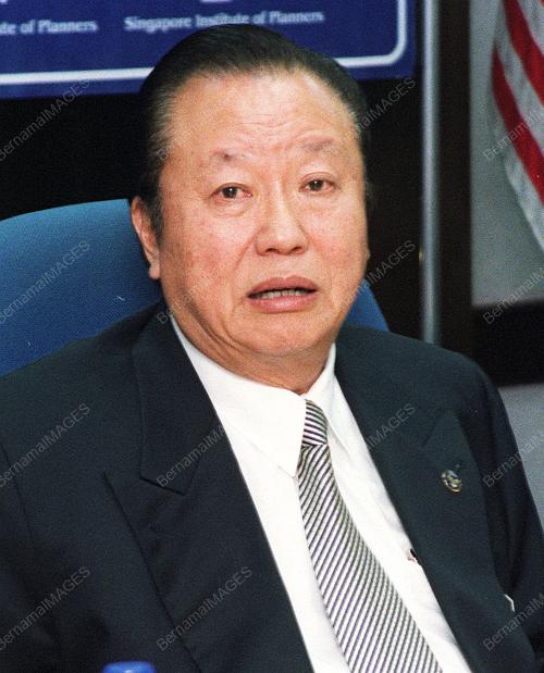 ROBERT LAU