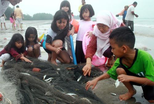 BERCUTI KE PANTAI BESRAH