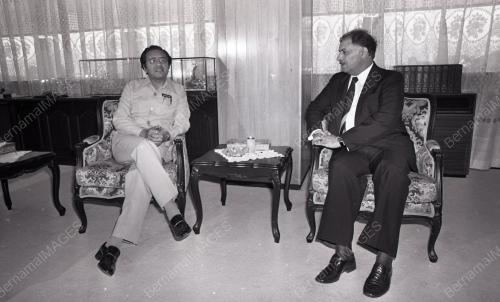DR. MAHATHIR MOHAMAD