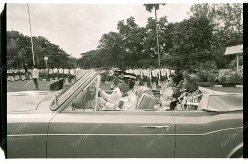 PERARAKAN KERETA DI RAJA
