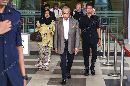 TAN SRI MUHYIDDIN YASSIN