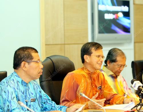 RAJA NONG CHIK RAJA ZAINAL ABIDIN