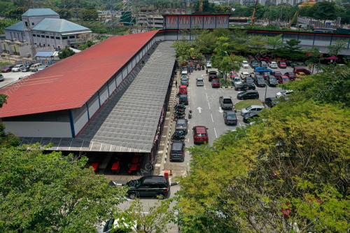NAIK TARAF PUSAT PENJAJA