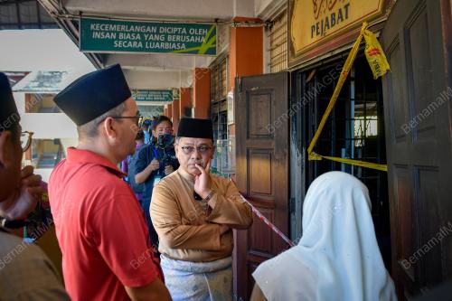 DATUK DR MOHD NA'IM MOKHTAR