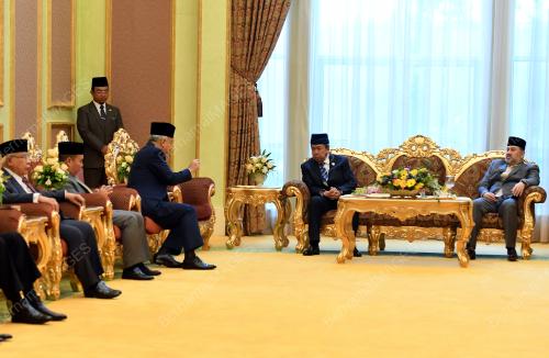 KL01_11102017_RAJA_BN201709195995