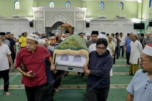 SOLAT JENAZAH DATUK ROSNAH ABD MAJID