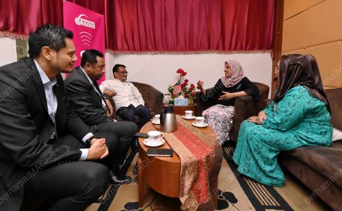 LATHEEFA KOYA