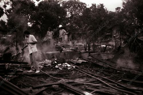 KEBAKARAN DI KAMPUNG DELIMA