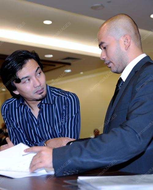 KL01_12012012_ANUAR_ZAIN