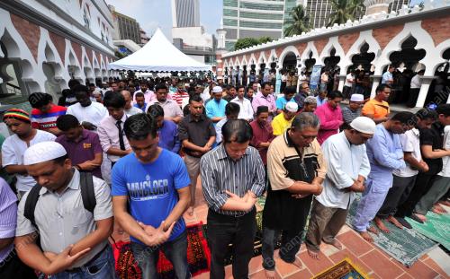 KL01_12072013_SOLAT_JUMAAT