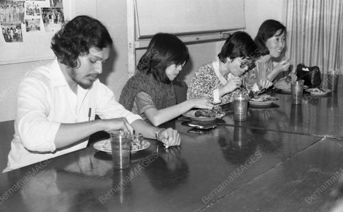 KL01_12082015_JAMUAN_MAKAN