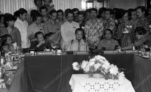 KL01_12082015_KABINET_BARU