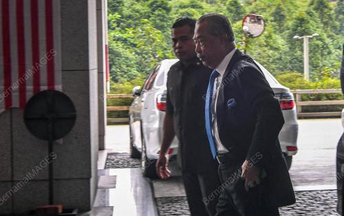TAN SRI MUHYIDDIN YASSIN