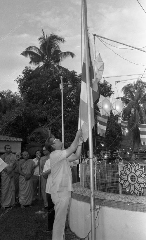 KL01_13012015_HARI_WESAK