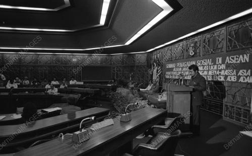 KL01_13012015_SEMINAR_UKM