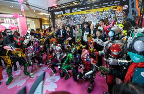 PAMERAN KAMEN RIDER KE-50