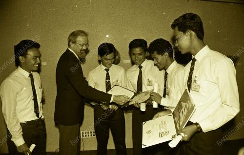 KL01_130690_PELAJAR