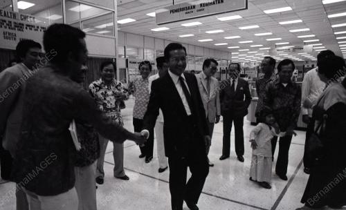 DR. MAHATHIR MOHAMAD