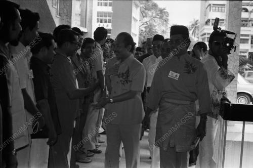 TENGKU TAN SRI RAZALEIGH HAMZAH
