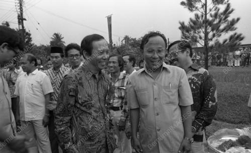 KL01_14012015_KELAHIRAN_UMNO
