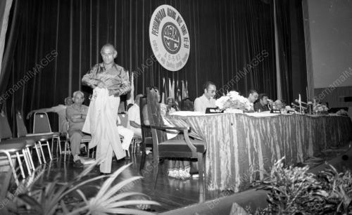 KL01_14012015_SIDANG_AGONG_MIC