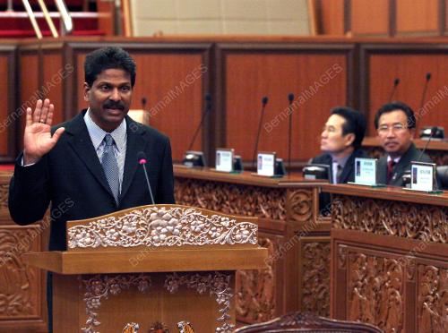 KL01_14022011_SENATOR