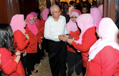 KL01_14042015_PM_PUTERI