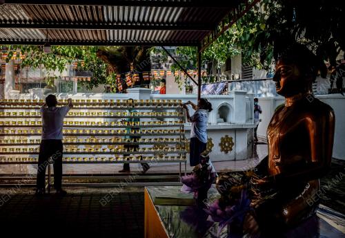 PERSIAPAN HARI WESAK