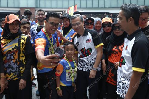 FAHMI FADZIL
