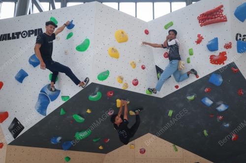 SUKAN MEMANJAT TEMBOK TIRUAN