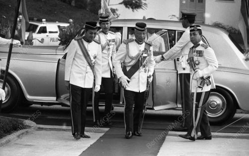 KL01_15012015_HARI_PAHLAWAN