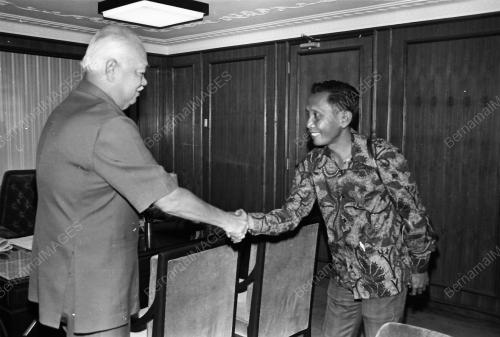 TAN SRI YAACOB LATIFF
