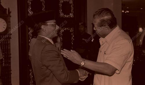 KL01_160190_HANIF_OMAR